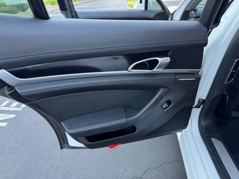 2015 Porsche Panamera