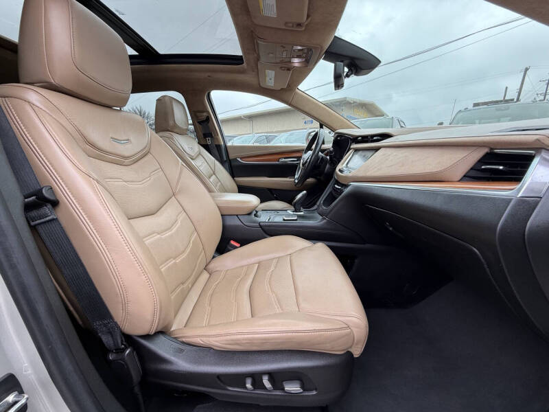 2017 Cadillac XT5 Platinum