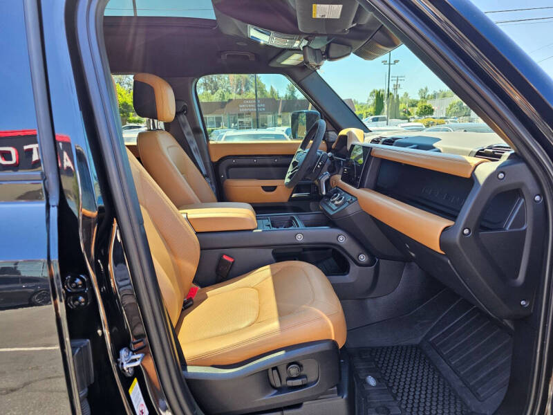 2023 Land Rover Defender 110 V8