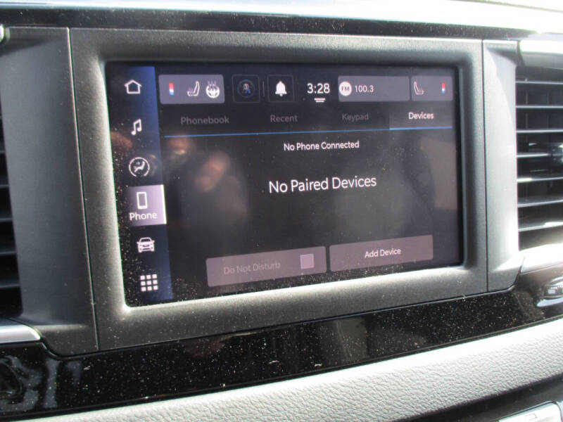 2023 Chrysler Voyager LX