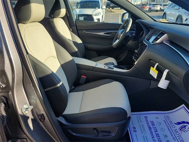 2025 Infiniti QX55 Essential