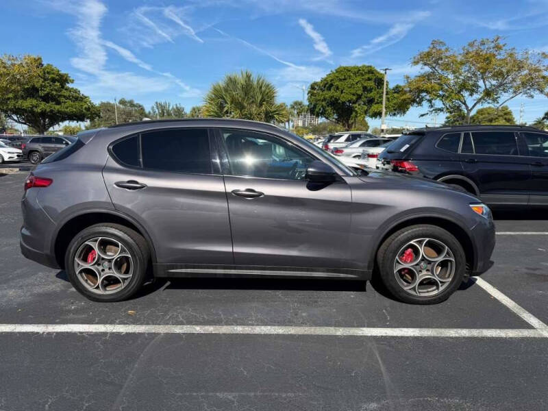2019 Alfa Romeo Stelvio Sport
