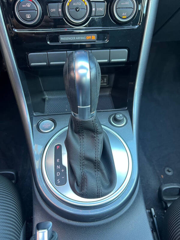 2018 Volkswagen Beetle 2.0T SE