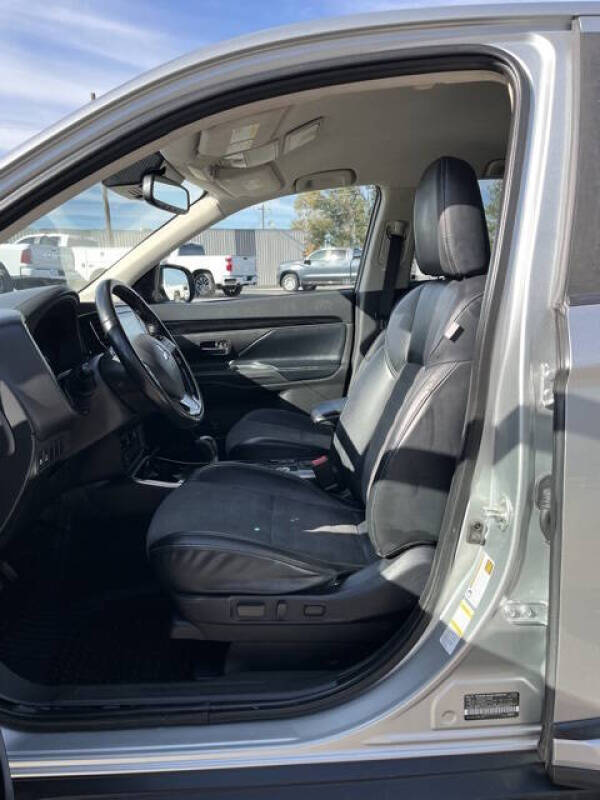 2020 Mitsubishi Outlander SE