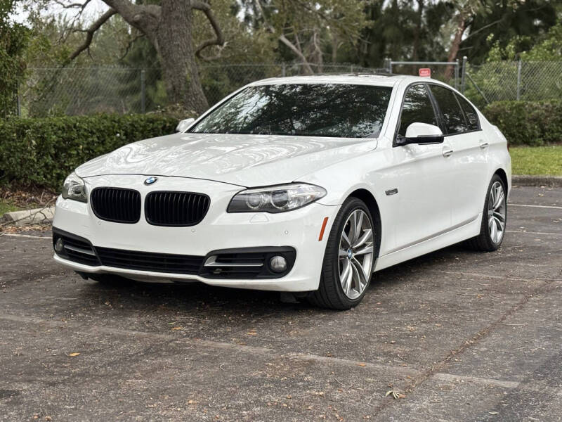 2016 BMW 5 Series 528i's photo