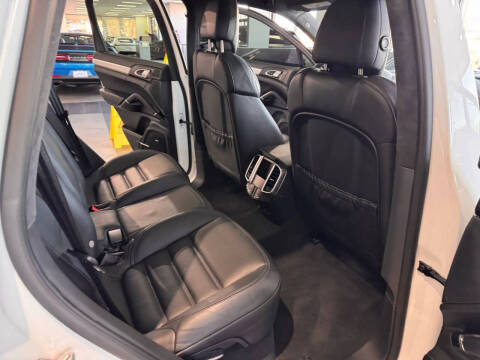 2016 Porsche Cayenne GTS