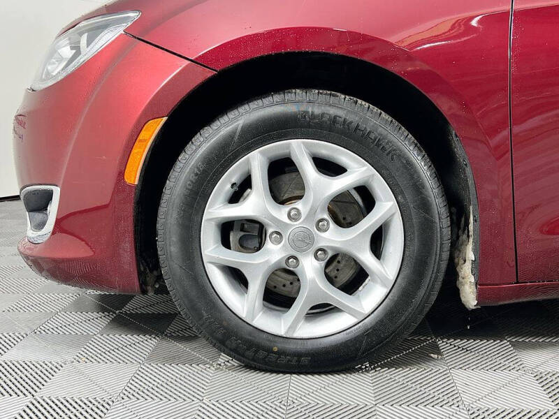 2017 Chrysler Pacifica Touring-L Plus