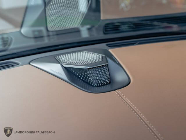 2025 Aston Martin Vanquish