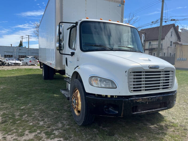 2005 Freightliner M2 106