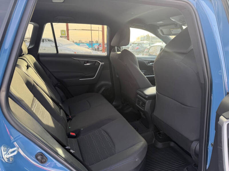 2022 Toyota RAV4 Hybrid SE