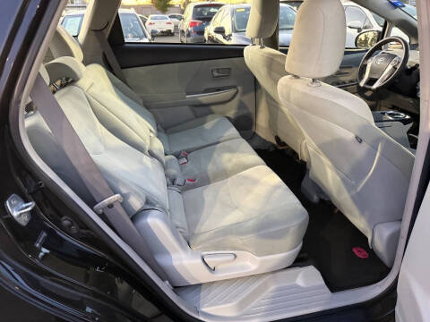 2012 Toyota Prius v Two