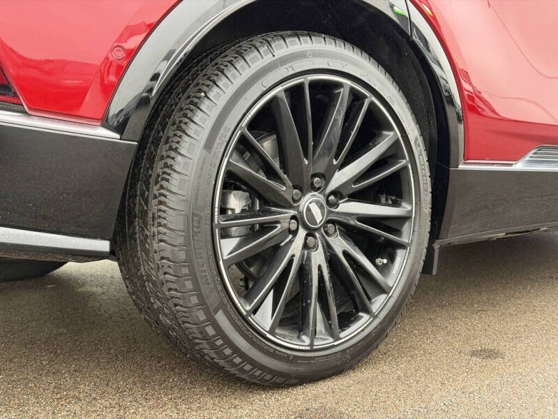 2025 Cadillac LYRIQ Luxury 1