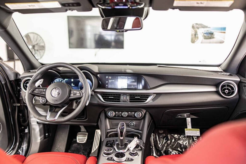 2025 Alfa Romeo Stelvio