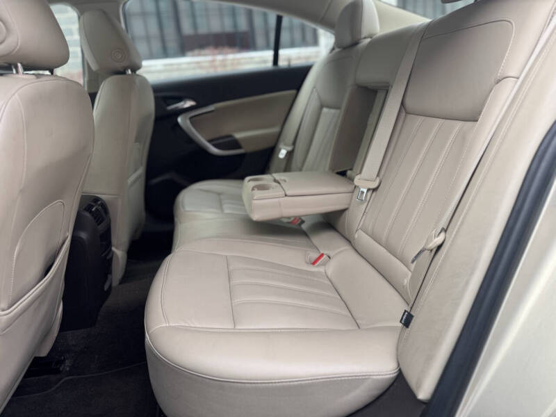 2012 Buick Regal Premium 2