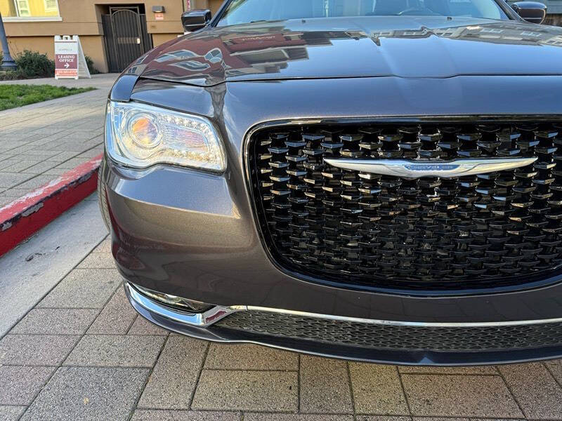 2016 Chrysler 300 C
