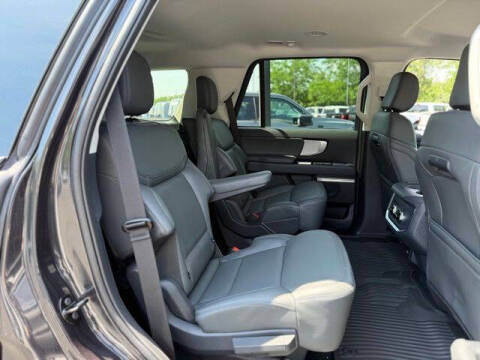 2027 Ford Expedition Active