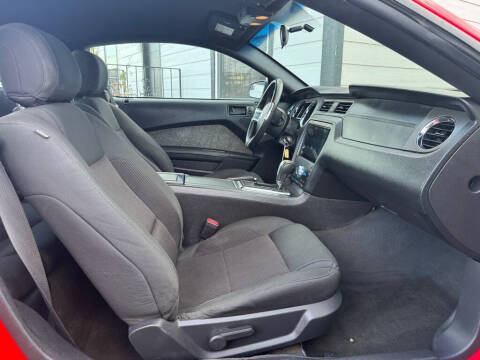 2013 Ford Mustang V6
