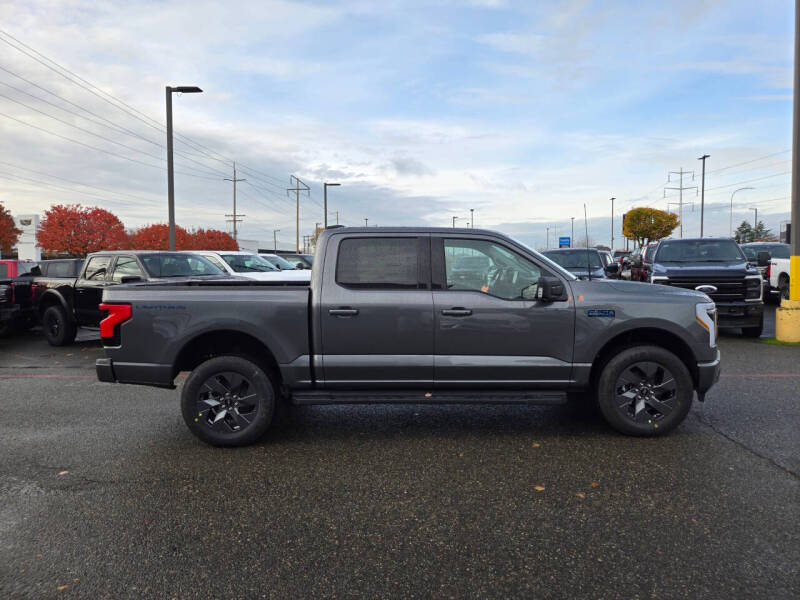 2025 Ford F-150 Lightning Flash