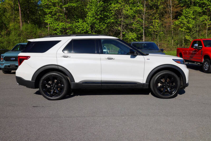 2022 Ford Explorer ST-Line