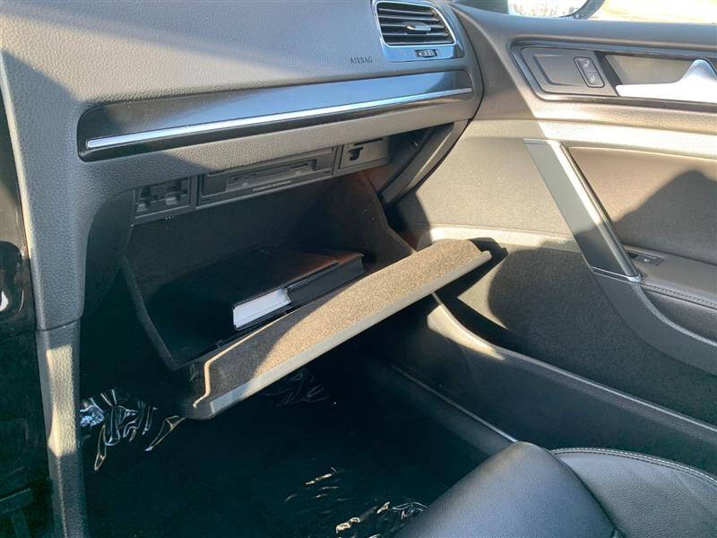 2017 Volkswagen Golf R 4Motion