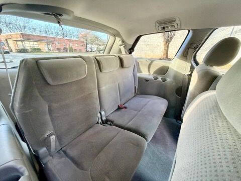 2004 Toyota Sienna LE 7 Passenger