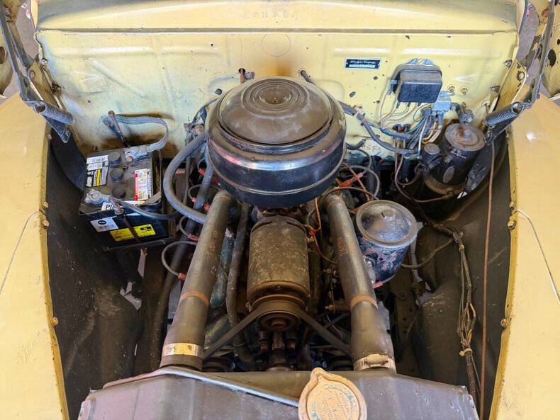 1948 Ford Super Deluxe