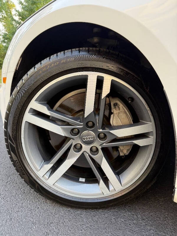 2017 Audi A4 2.0T quattro Premium Plus