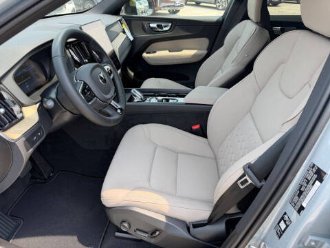 2026 Volvo XC60 T8 Plus