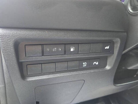 2024 Mitsubishi Outlander PHEV SE