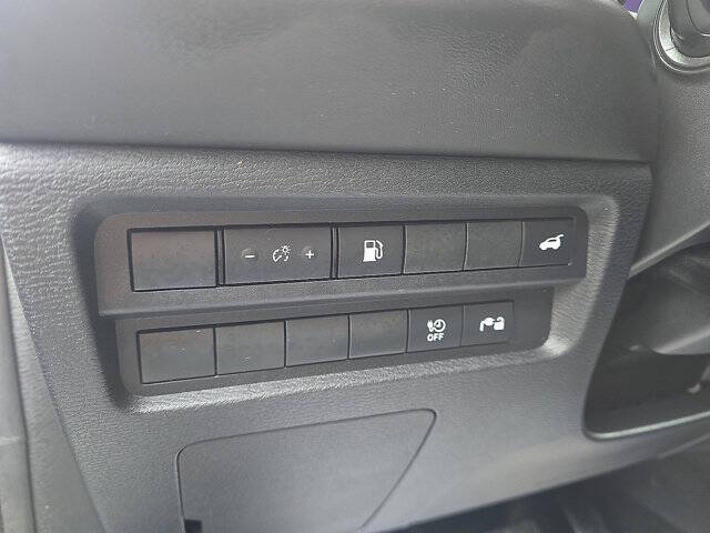 2024 Mitsubishi Outlander PHEV SE