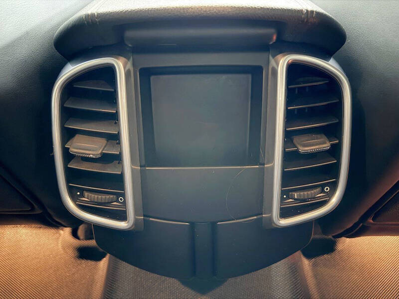2013 Porsche Cayenne GTS