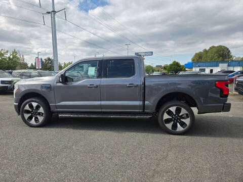 2025 Ford F-150 Lightning Platinum