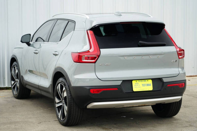 2024 Volvo XC40 B5 Plus Bright Theme