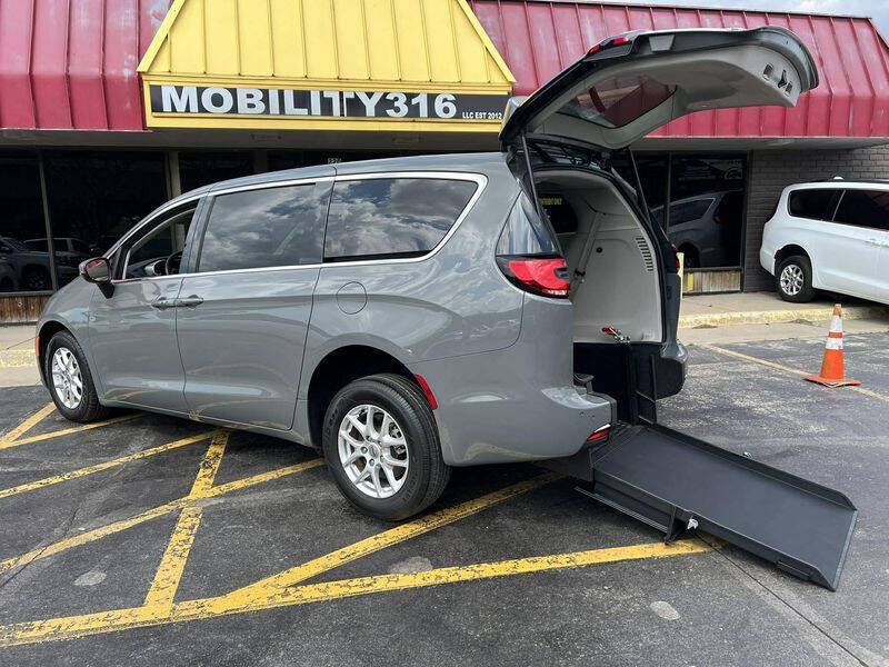 2023 Chrysler Pacifica Touring L