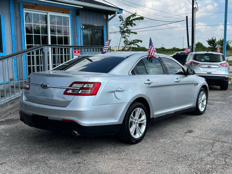 2014 Ford Taurus SEL