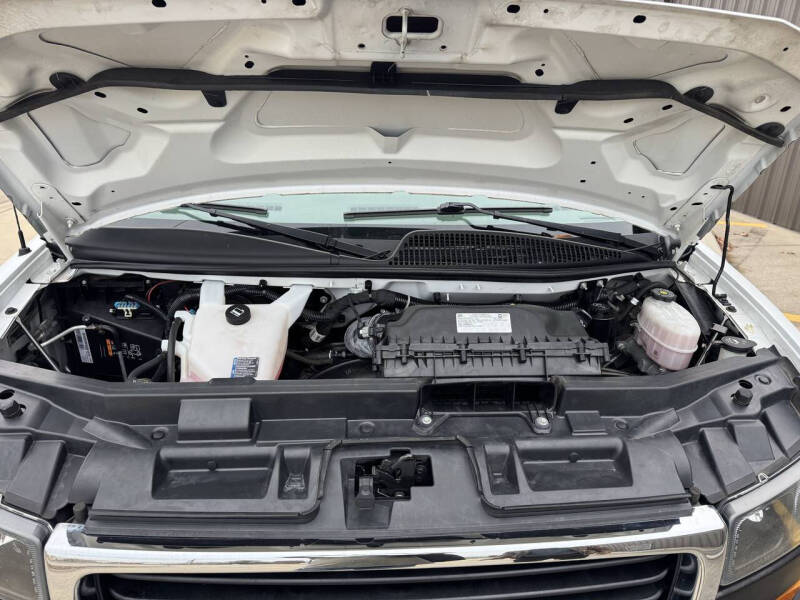 2023 GMC Savana 2500