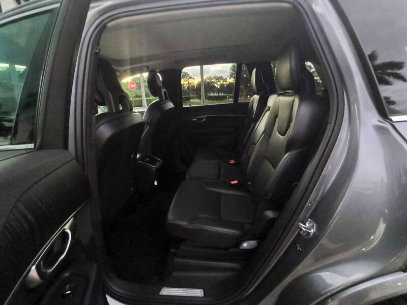 2020 Volvo XC90 T5 Momentum