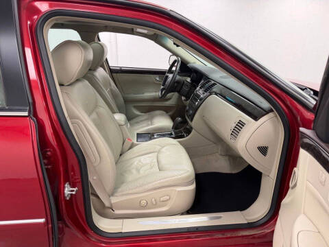 2011 Cadillac DTS Luxury Collection