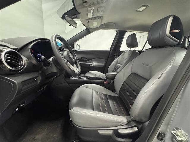 2022 Nissan Kicks SR