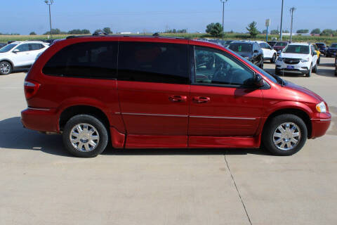 2005 Chrysler Town and Country Limited