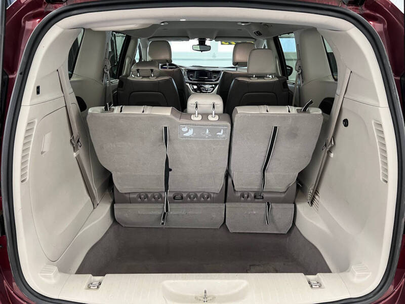 2017 Chrysler Pacifica Touring-L