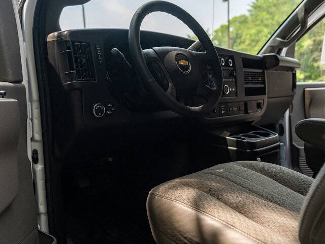 2025 Chevrolet Express 2500