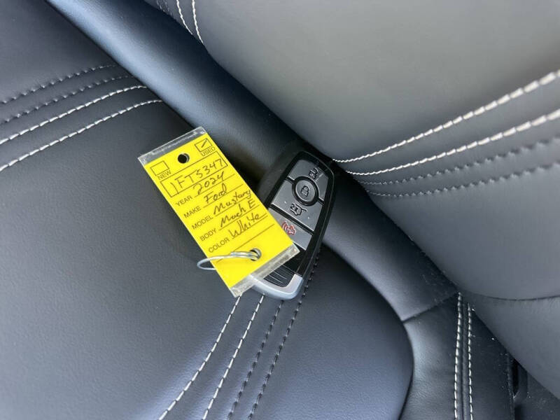 2024 Ford Mustang Mach-E Select