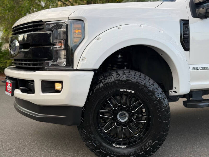Used 2019 Ford F-350 Super Duty Lariat with VIN 1FT8W3BT5KEG27843 for sale in Everett, WA