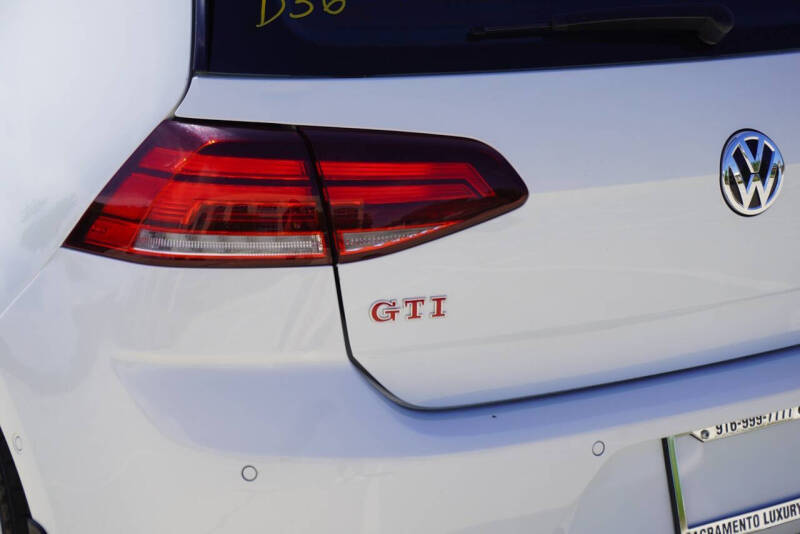2019 Volkswagen Golf GTI SE