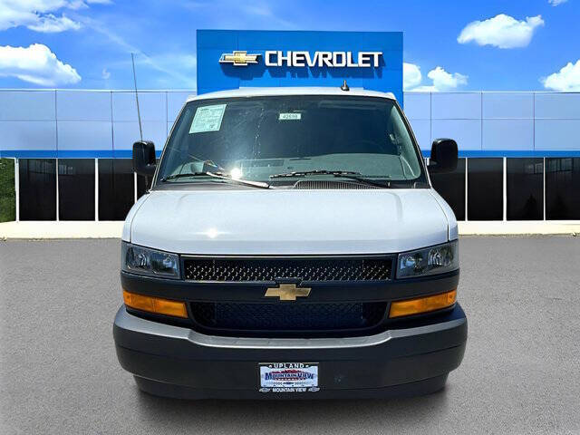 2025 Chevrolet Express 2500