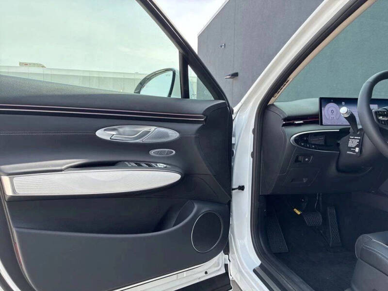 2026 Genesis GV70