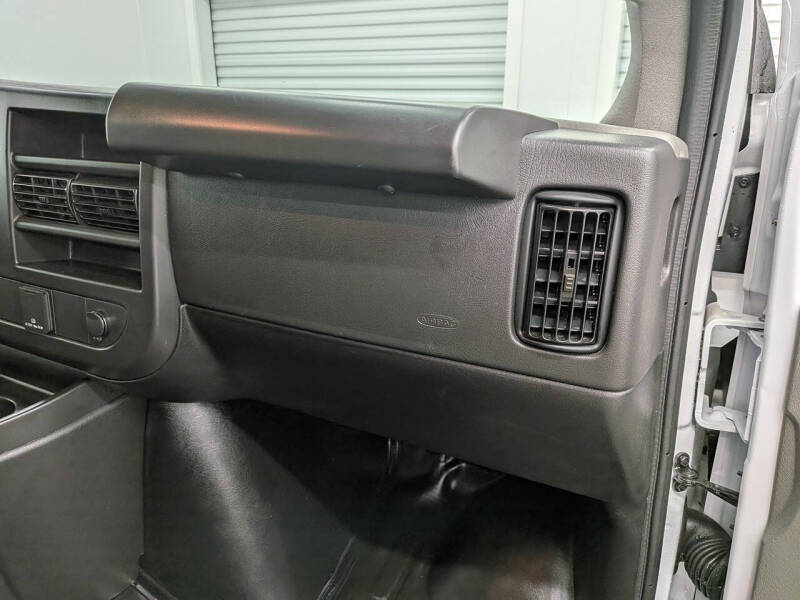 2025 GMC Savana 2500