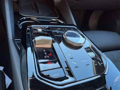 2025 BMW 5 Series 530i xDrive