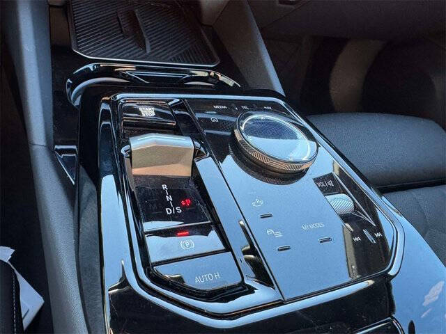 2025 BMW 5 Series 530i xDrive